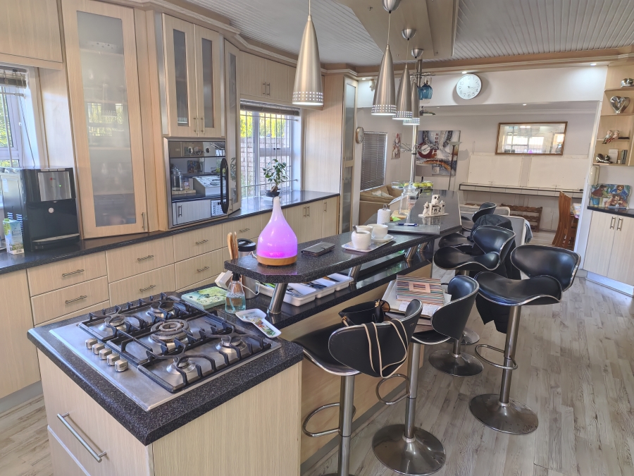 4 Bedroom Property for Sale in Azalea Park Eastern Cape